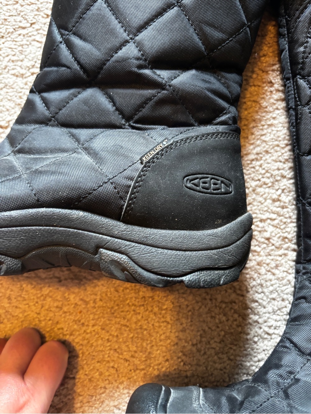 Keen Black Quilted Women's Winter Boots with Faux Fur Trim - Picture 4 of 7